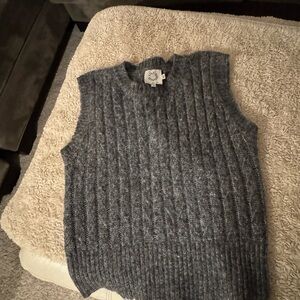 Men's Gray Cable Knit Sweater Vest